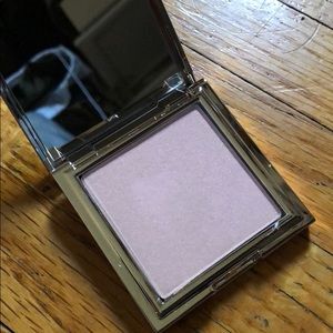 Jouer powder highlighter